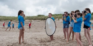 Sesja foto na plaży Vogue Travel