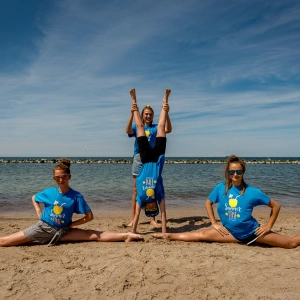 Gimnastyka na plaży w Rowach