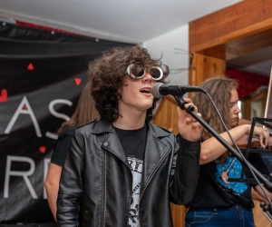 Wokal koncert rockowy Vogue Travel