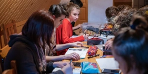 Zajęcia z rysowania dla młodzieży Vogue Travel